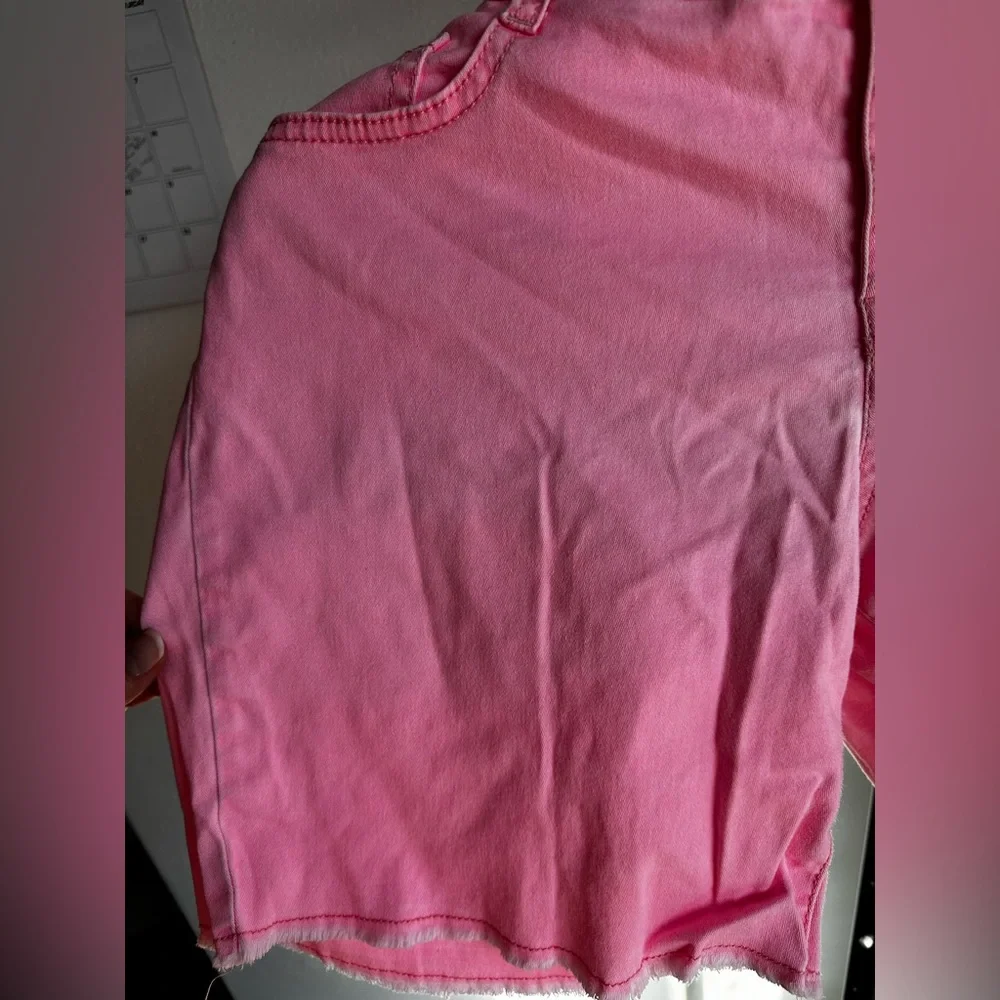 Lei Ashley low rise pink jean shorts